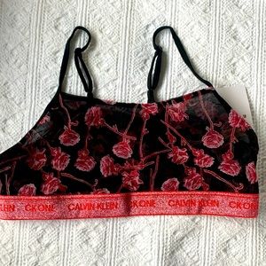 💥 NWT Calvin Klein unlined bralette